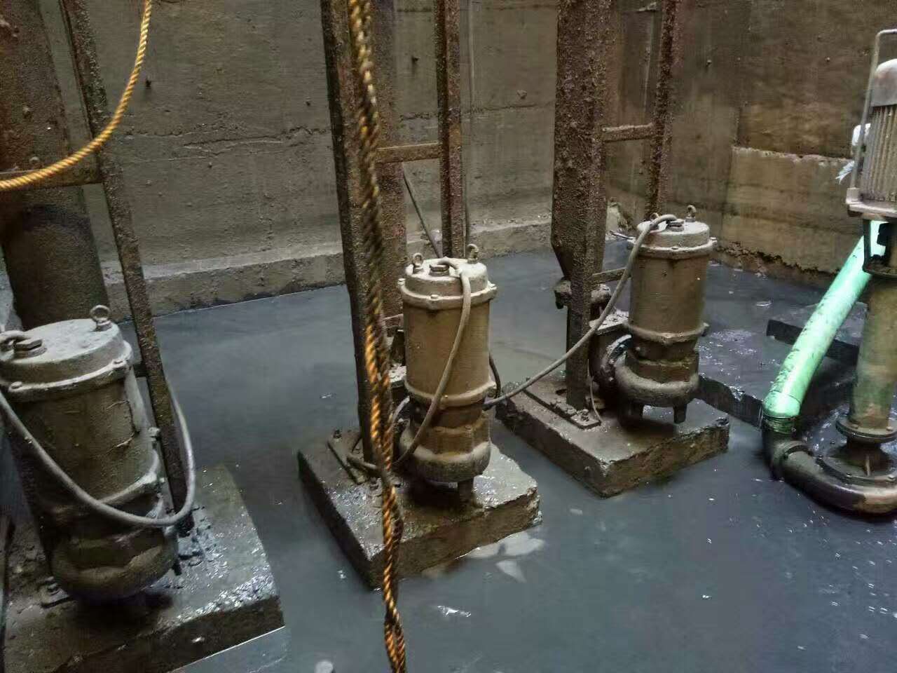 炎陵污水池清理