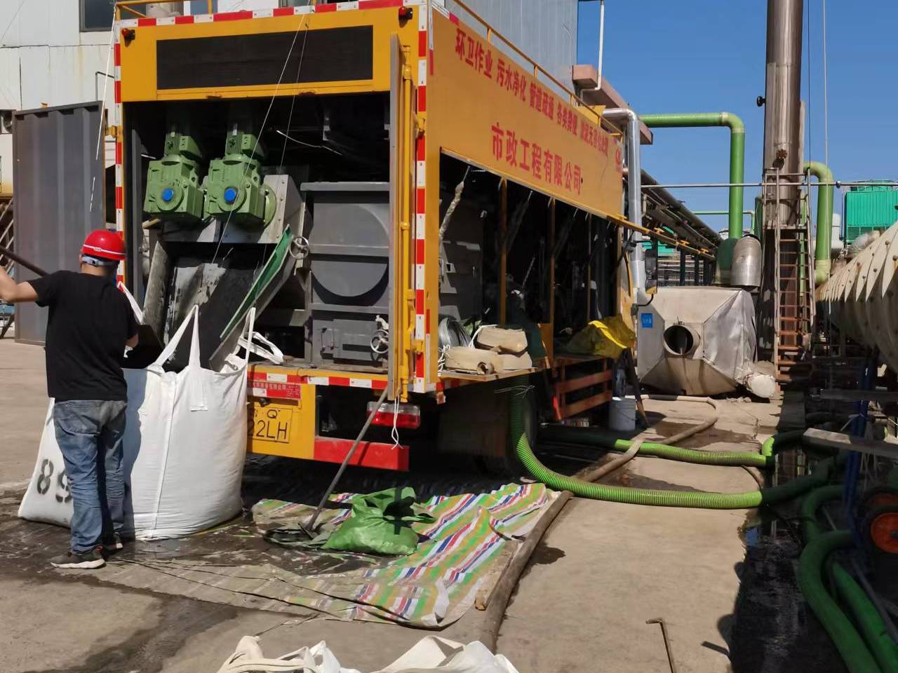 炎陵淤泥压干处理